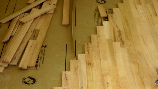 Cómo instalar pisos de madera dura | Constru-Guía al día